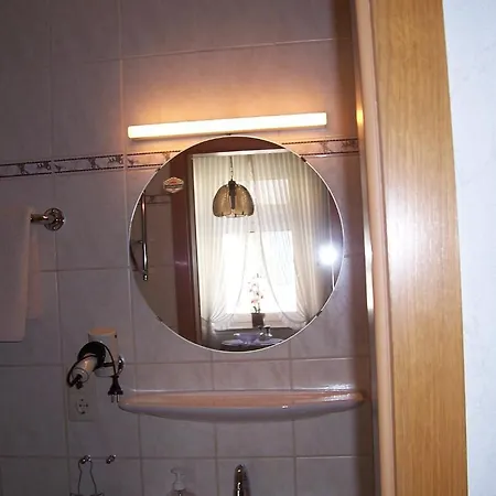 Konukevi Gastehaus Mosella Klotten