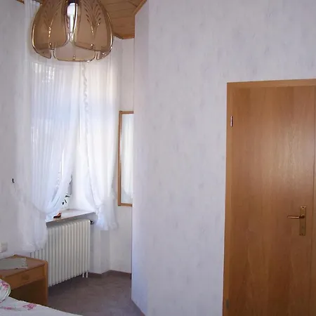 Gastehaus Mosella Konukevi Klotten