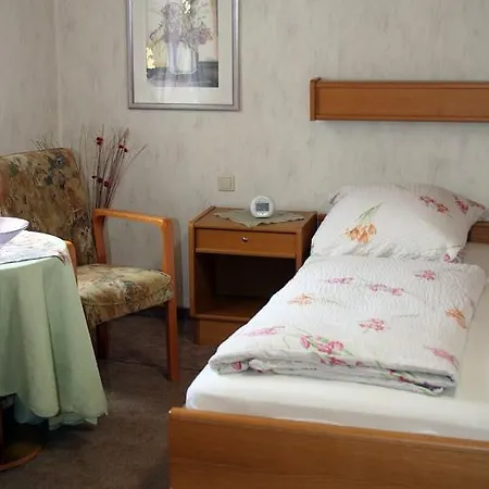 Gastehaus Mosella Konukevi Klotten