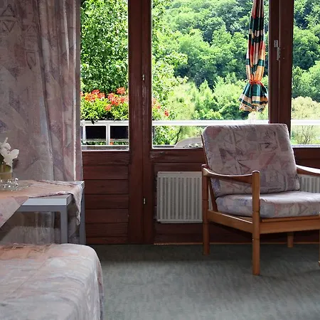 Konukevi Gastehaus Mosella Klotten