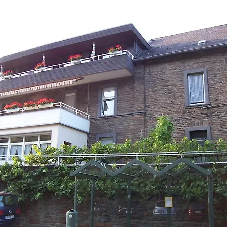 Konukevi Gastehaus Mosella *