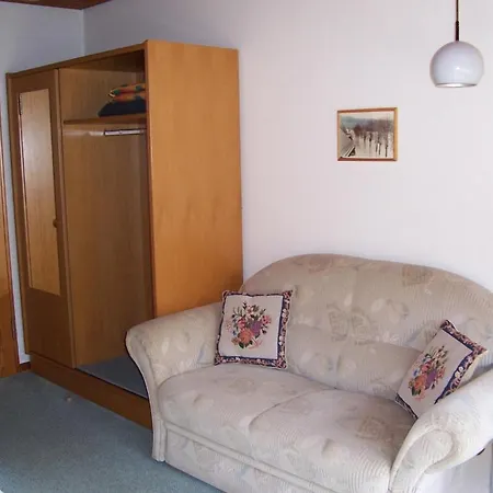 Konukevi Gastehaus Mosella Klotten