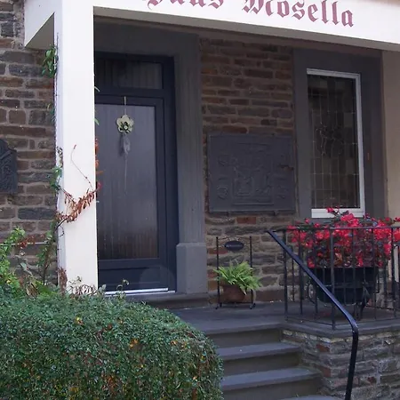 Konukevi Gastehaus Mosella *